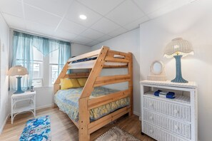 3 bedrooms, bed sheets