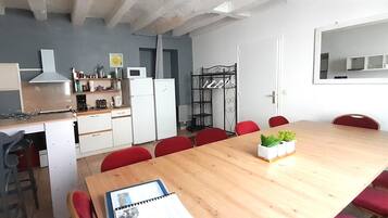 Micro-ondes, four, plaque de cuisson, lave-vaisselle