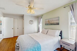 3 室のベッドルーム、アイロン / アイロン台、インターネット、ベッドシーツ