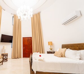 5 bedrooms, in-room safe, iron/ironing board, free WiFi