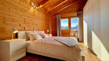 5 slaapkamers, een strijkplank/strijkijzer, wifi, beddengoed