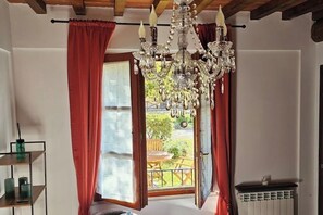 Interior - "Tuscany Hill" with swimming pool between San Gimignano and Volterra. (Toscana)