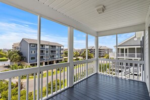 Property grounds - 2nd Row, pool access,outdoor dining, grill. 2 king beds. Short walk to beach. (Surfside Beach)