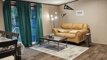 Smart-TV, DVD-Player, Musikbibliothek, Videothek