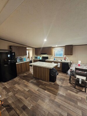 Fridge, microwave, oven, stovetop - 3 Bedroom in Historical Barn Hill Community of James Island (Charleston)