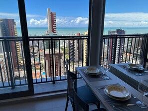 Superior Studio Suite | Dining - Bela Hospedagem - 1701 Simple Smart, vista mar (João Pessoa)