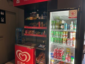 Studiosuite – panorama, 1 dobbeltseng, kjøleskap og mikrobølgeovn, byutsikt | Gavebutikk