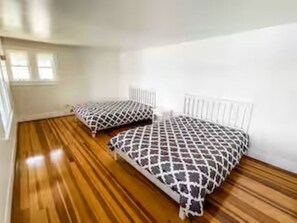 7 bedrooms, iron/ironing board, WiFi, bed sheets