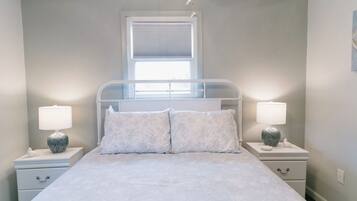 4 soverom, skrivebord, strykejern/-brett og wi-fi (inkludert)