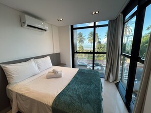 Deluxe Apartment, 2 Bedrooms, Patio, Beachfront | Hypo-allergenic bedding, free WiFi, bed sheets - Bela Hospedagem - Fortune, beira mar em Cabo Branco (Joao Pessoa)