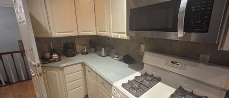 Microwave, oven, stovetop, coffee/tea maker