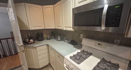 Spacious 3-bedroom apartment with AC, WiFi in charming Queens