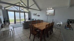 Dining - Prime Waterfront Apartment 1 in Kalbarri – Views, Space & Location (Kalbarri)