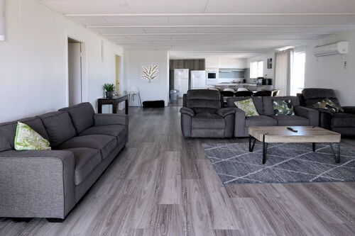 Sunrises Kalbarri, entire large family home