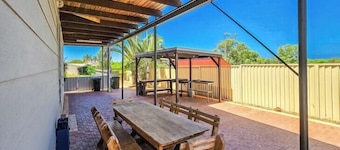 Sunrises Kalbarri, entire large family home