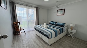 3 bedrooms, travel crib, WiFi, bed sheets