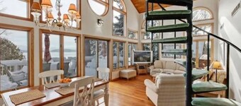 Luxury Meets the Lake