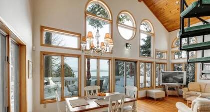 Luxury Meets the Lake