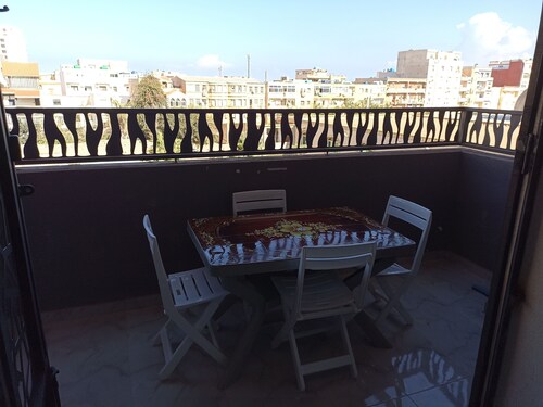 Furnished apartment in secure residence 300m from private and public beaches