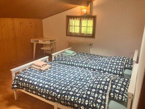 2 bedrooms, WiFi, bed sheets - 1st floor, view mountain, balcony, fireplace or stove, parking, tv, ski locker, 70m², Saint Gervais (Saint-Gervais-les-Bains)