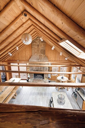 Interior - Mountain Lodge Hocking Hills 60 Acre Retreat! (South Bloomingville)