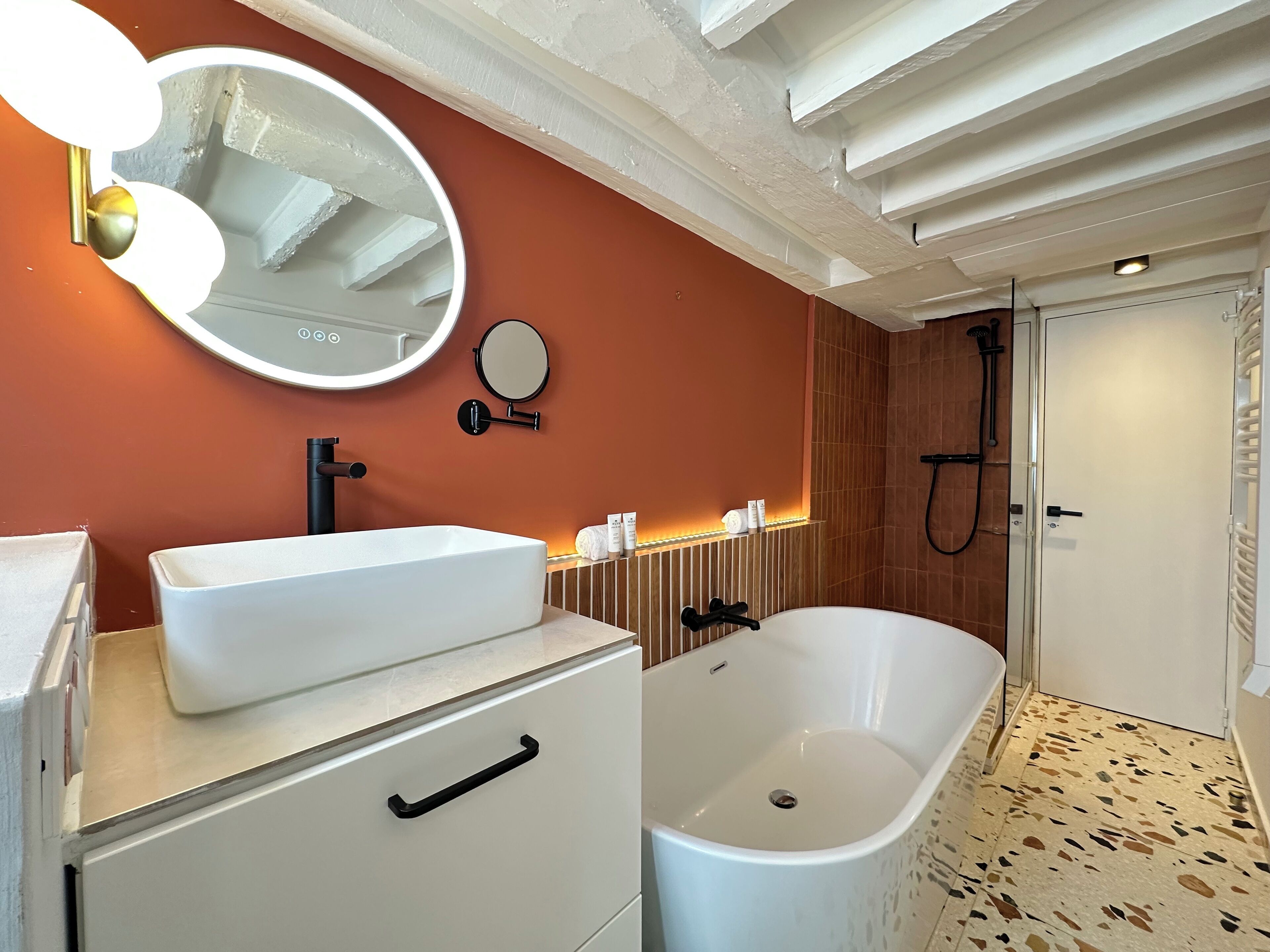 Apartment, Courtyard View | Bathroom | Towels