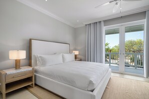 4 bedrooms, iron/ironing board, free WiFi, bed sheets - Spacious 4-bedroom Townhome Steps From The Beach (Nassau)