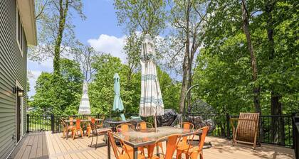 Private King Room on Gull Lake