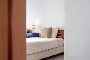 2 chambres, fer et planche à repasser, Wi-Fi, draps fournis