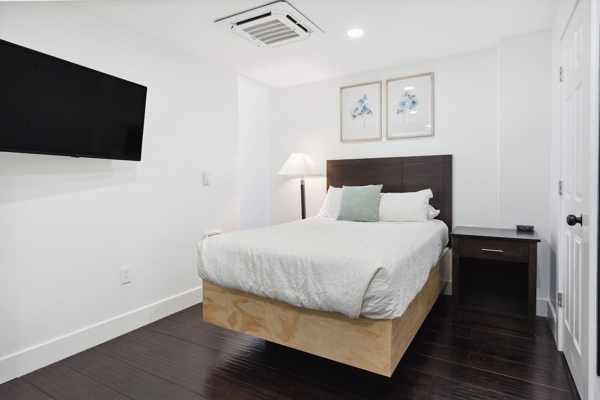 Design Studio Suite, 1 Double Bed, Non Smoking, Private Bathroom | Premium bedding, memory foam beds, individually decorated
