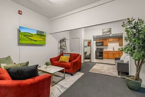 Classic Apartment | Premium bedding, memory-foam beds, individually decorated - West Philadelphia Modern Hotel & Suites (Philadelphia)