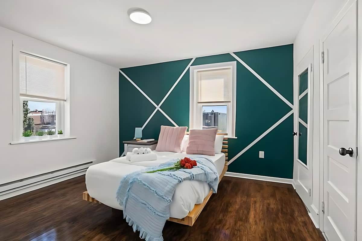 Cobbs Creek Cozy Apartment - 207 | Premium bedding, memory foam beds, desk, laptop workspace
