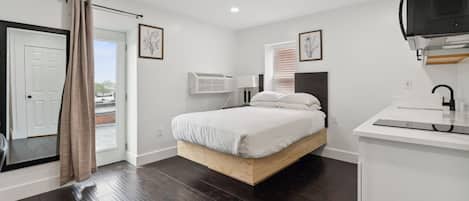Luxury Studio Suite, 1 Double Bed, Non Smoking, Private Bathroom