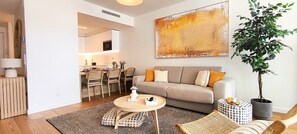 Smart TV - Bayline Luxury Condo • Beachfront - Pool - Gym - SPA (Armação de Pêra)