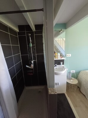 Dusche, Haartrockner, Seife