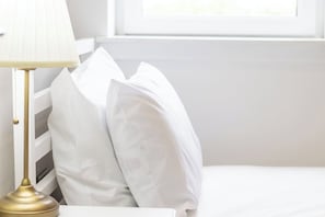 Fer et planche Ă repasser, accĂšs au Wi-Fi (inclus), literie fournie