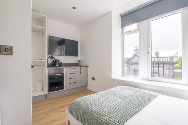 1 bedroom, iron/ironing board, free WiFi, bed sheets