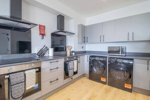 Fridge, microwave, oven, stovetop