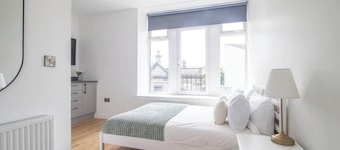 Double Ensuite Room + Shared Kitchen + Fast Wi-Fi