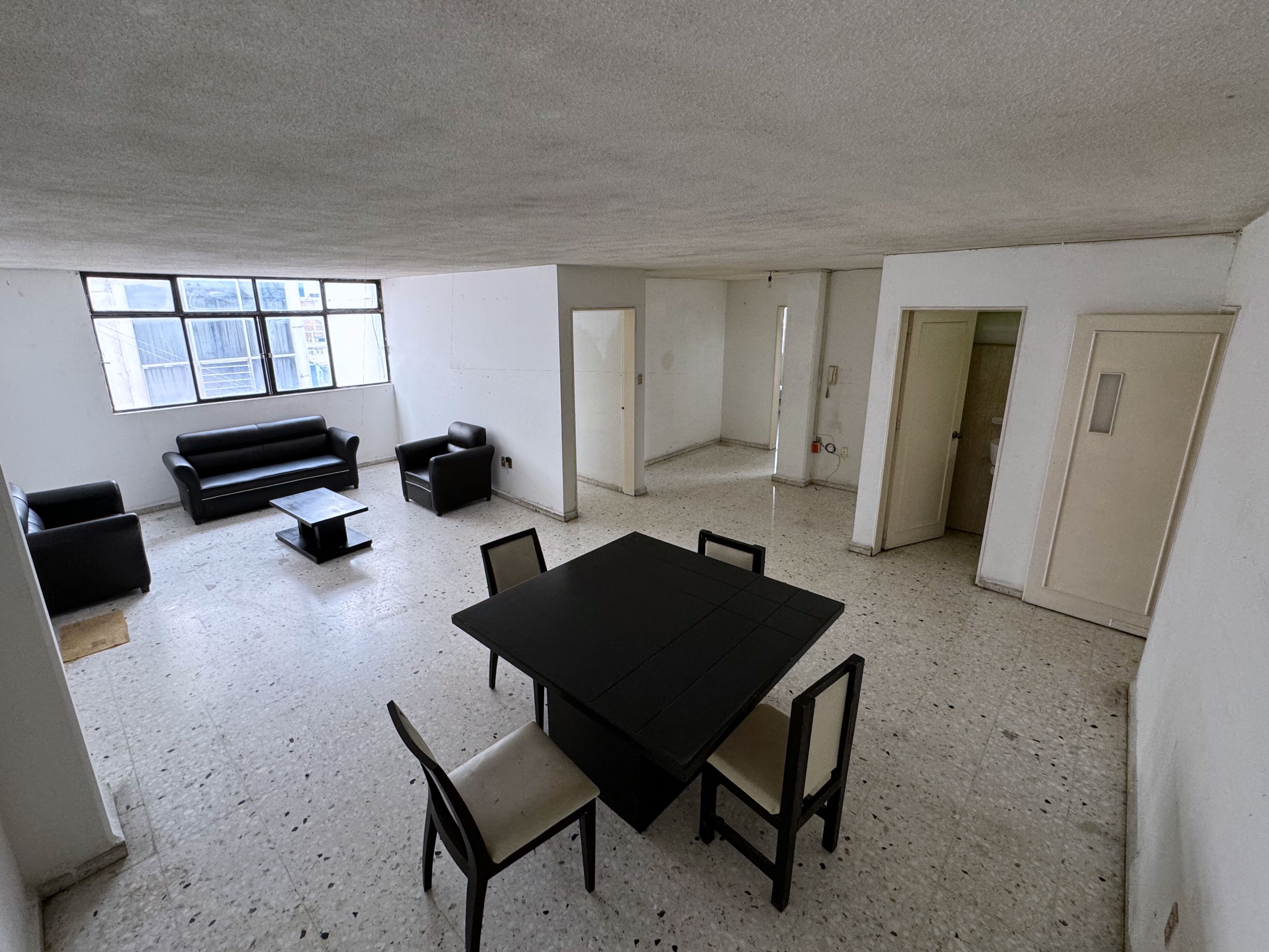 Classic Apartment, City View | Dining room