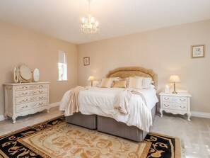 5 bedrooms, individually decorated, individually furnished, free WiFi