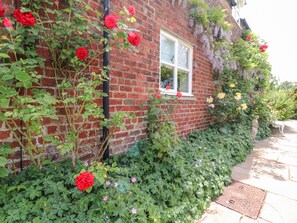 Property grounds - The Old Coach House (Preston)