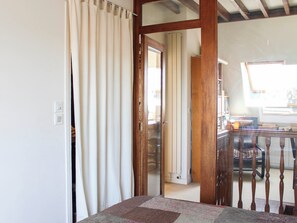 3 bedrooms, iron/ironing board, WiFi, bed sheets - Family duplex - with balcony (Paris)