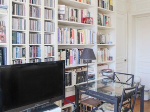 Interior - Family duplex - with balcony (Paris)