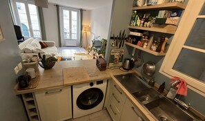 Interior - T3 bright and quiet 2 steps Montmartre Batignolles (Paris)