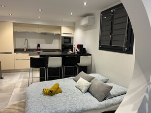 1 chambre, fer et planche à repasser, Wi-Fi, draps fournis