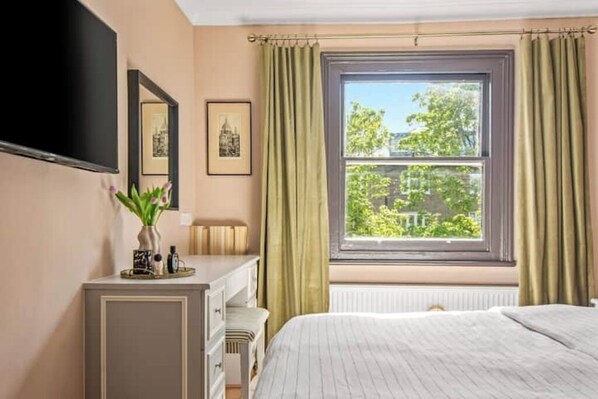 2 chambres, fer et planche Ă repasser, Wi-Fi, draps fournis