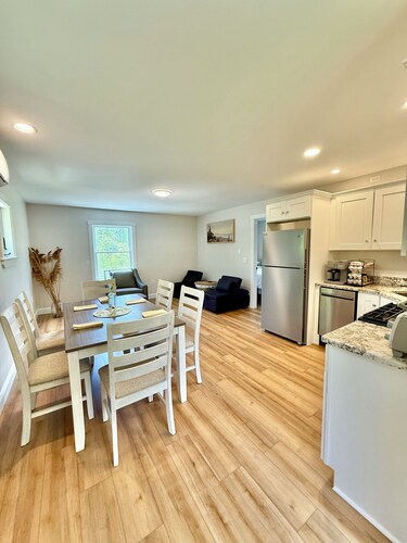 Brand new 2BR, 1.5BA-close to amenities yet feels secluded. 2 story, AC, wifi!