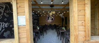 Charming 3-bedroom house with WiFi, AC, in gorgeous las lagunas de nisibon