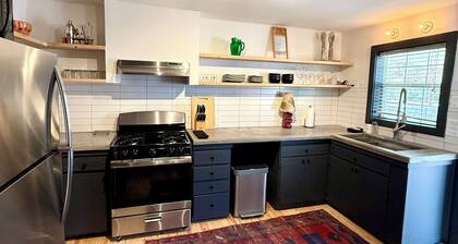 Ocotillo House: Centrally Located 3Bed/3Bath Home